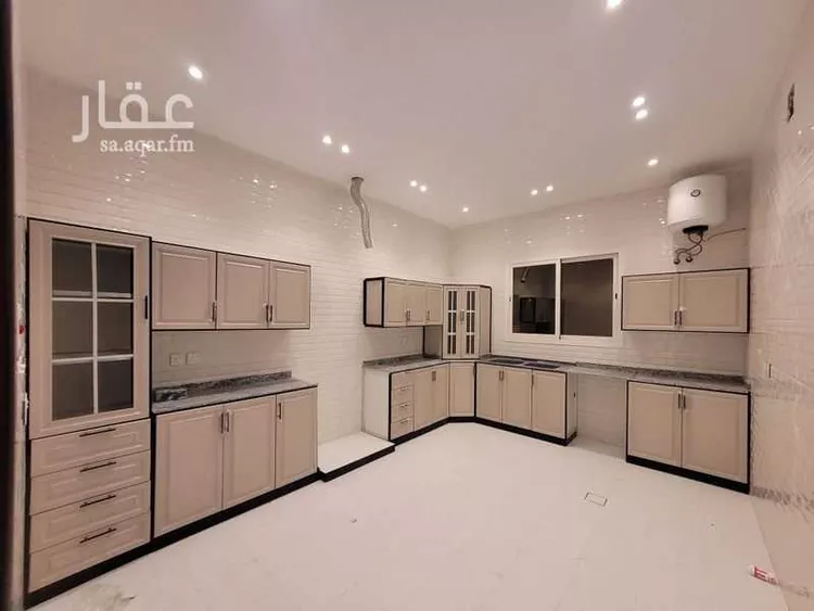 شقة للإيجار في شارع عقرباء 200 ، العيينة ، الدرعية