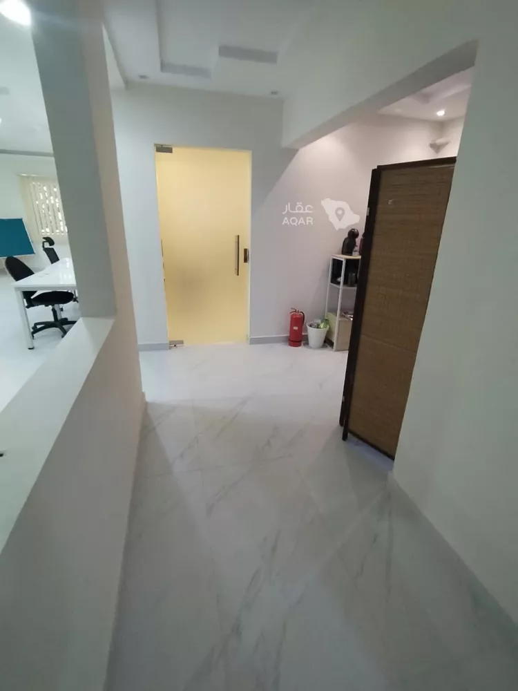 مكتب تجاري للإيجار في شارع طريق عثمان بن عفان الفرعي, حي الإزدهار, مدينة الرياض, منطقة الرياض صورة 5