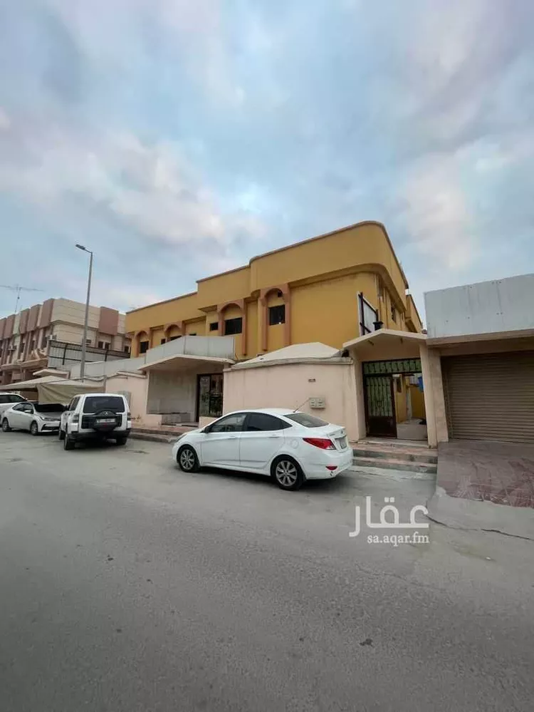 فيلا للبيع في شارع احمد حجر العسقلاني, حي بدر, مدينة الدمام, المنطقة الشرقية