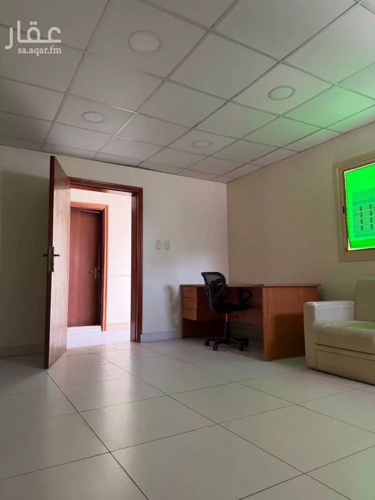 Commercial Office for Rent in Al Khobar Madinat Al Umal صورة 2
