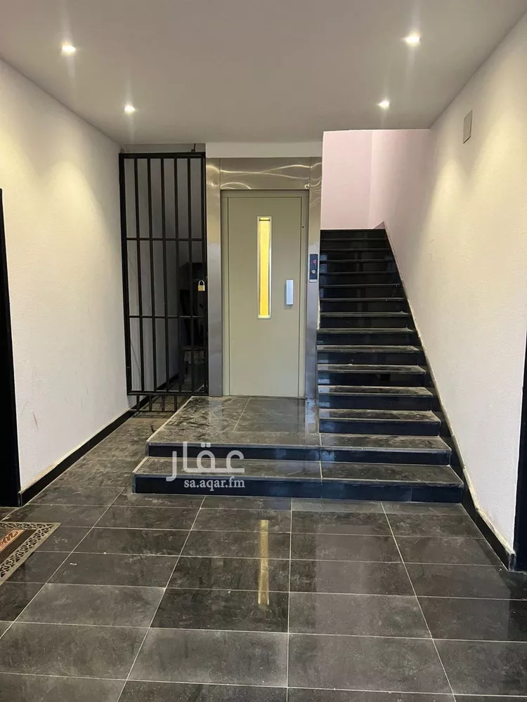 عمارة للبيع في شارع أبي الثناء البوشي, حي العريجاء الأوسط, مدينة الرياض, منطقة الرياض صورة 4