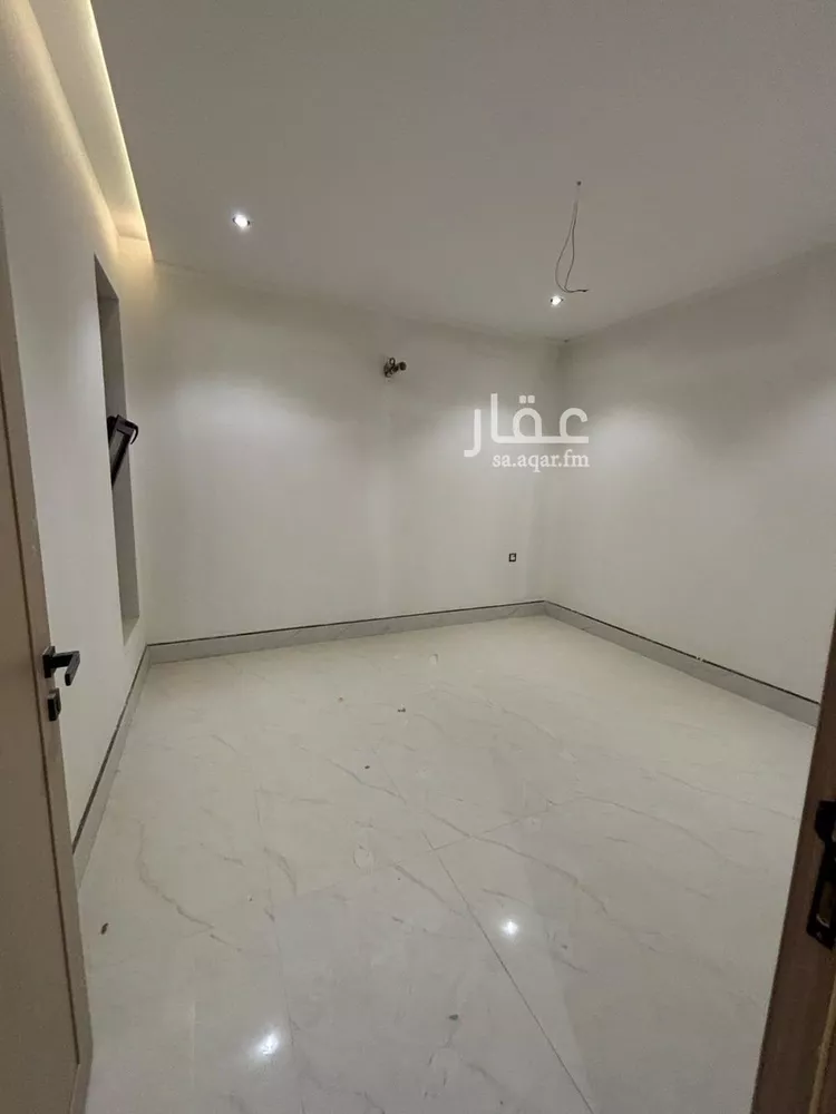 فيلا للبيع في شارع عيون اليمامه, حي الصواري, مدينة الخبر, المنطقة الشرقية 13