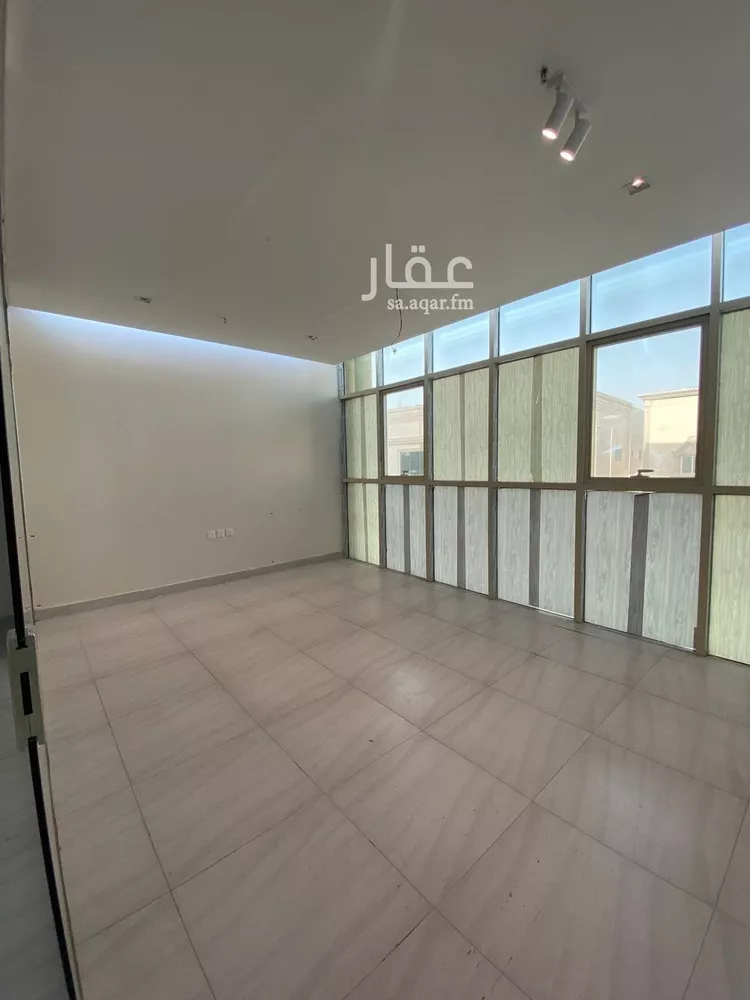 مكتب تجاري للإيجار في شارع طريق عين نجم, حي السلام الثاني, مدينة الاحساء, المنطقة الشرقية صورة 4