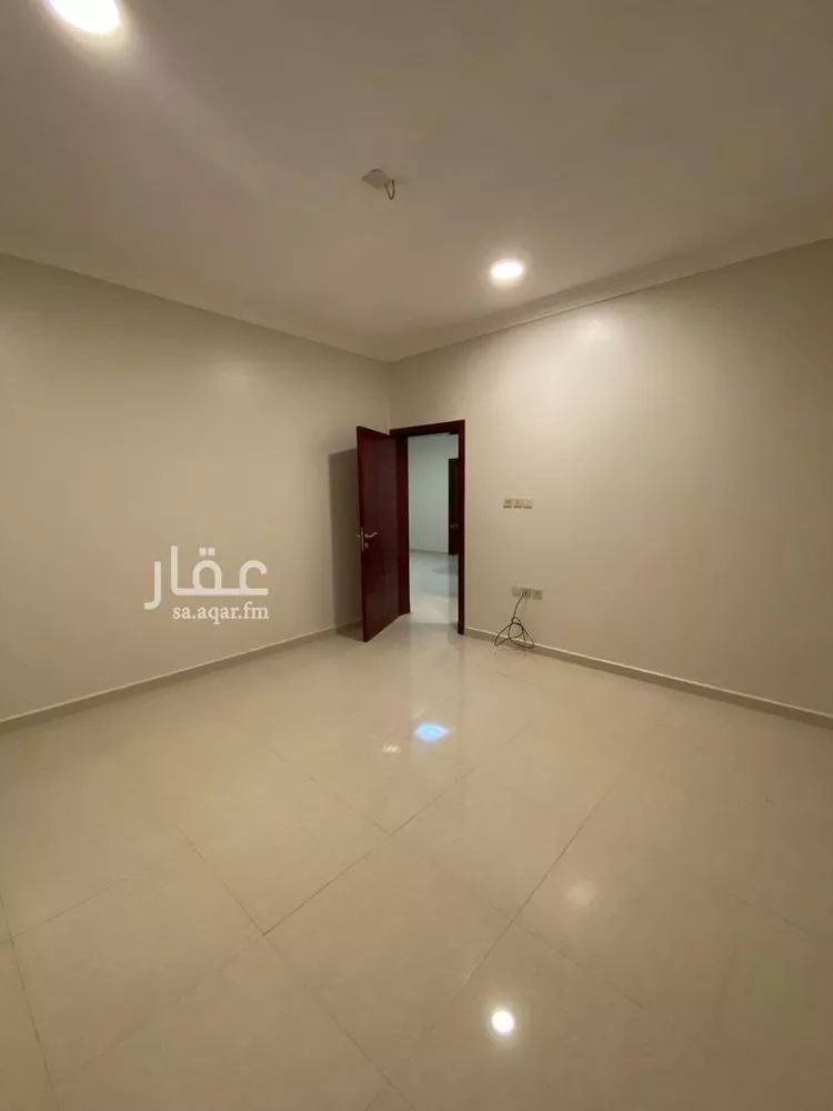 شقة للإيجار في شارع عبد الملك بن العباس, حي محاسن الأول, مدينة الاحساء, المنطقة الشرقية صورة 2