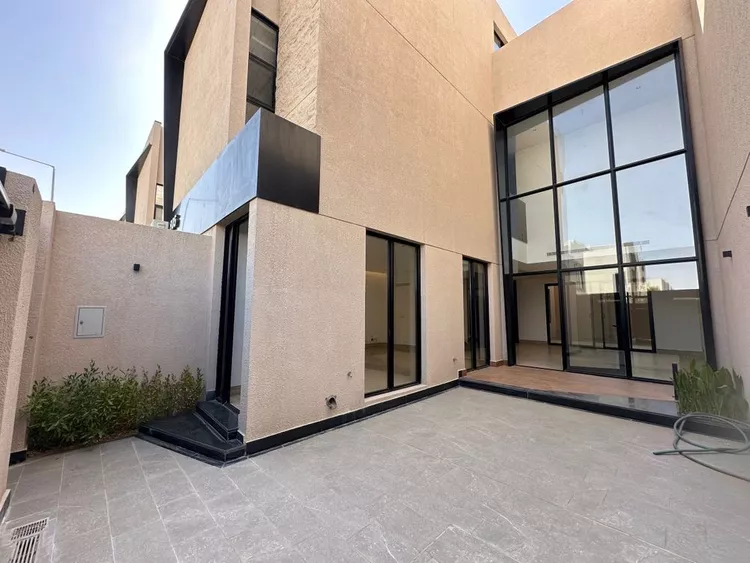 فيلا للإيجار في شارع طريق عثمان بن عفان, حي النرجس, مدينة الرياض, منطقة الرياض صورة 2