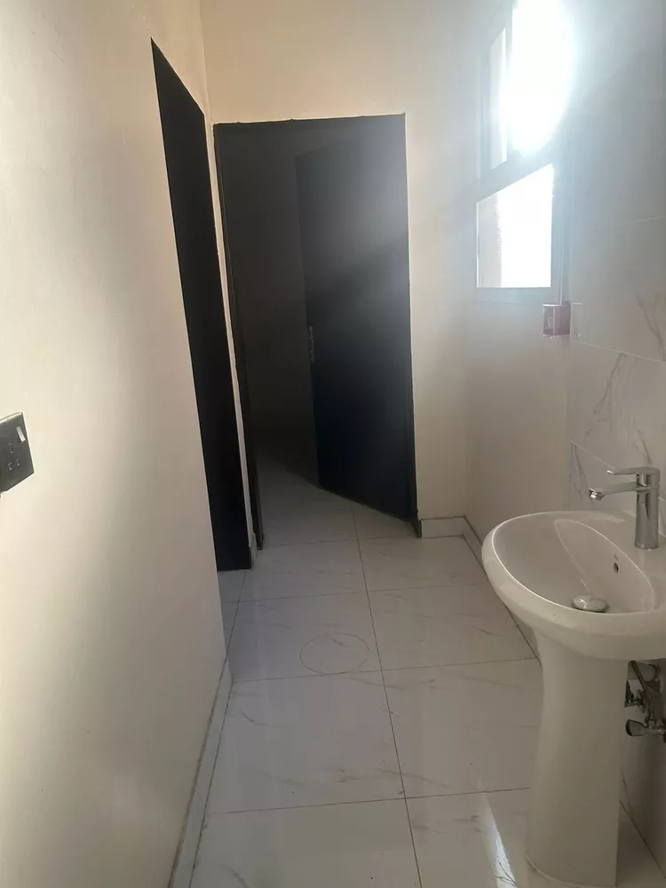 مستودع للإيجار في شارع اللوزية, حي طيبة, مدينة الرياض, منطقة الرياض 6