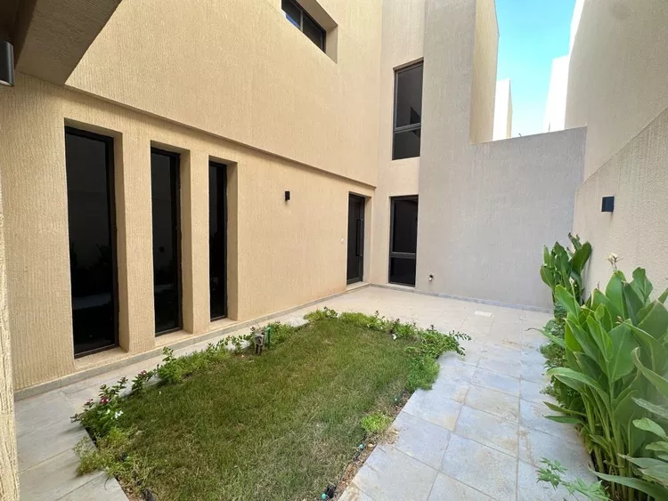 فيلا للإيجار في شارع شهيد الدين ثم الوطن زيد بن علي, حي النرجس, مدينة الرياض, منطقة الرياض صورة 4
