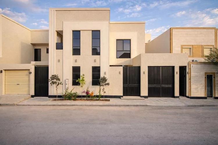 فيلا للبيع في شارع أبي الحسن الأسفرائيني, حي المهدية, مدينة الرياض, منطقة الرياض 1 صورة