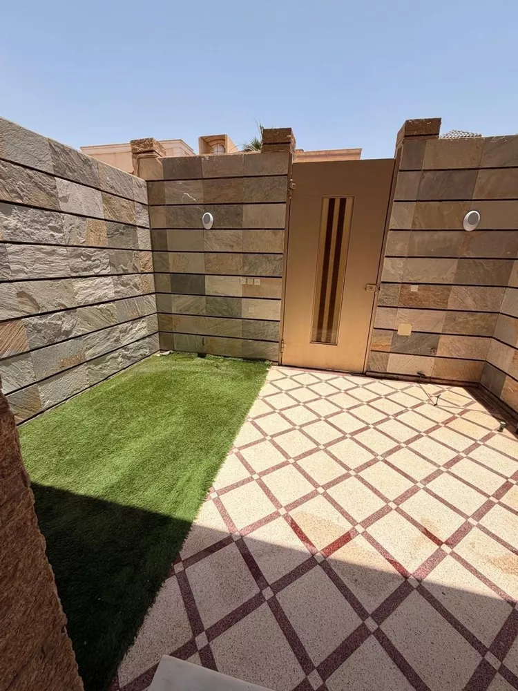 Floor for Rent in Riyadh Al Yasmin