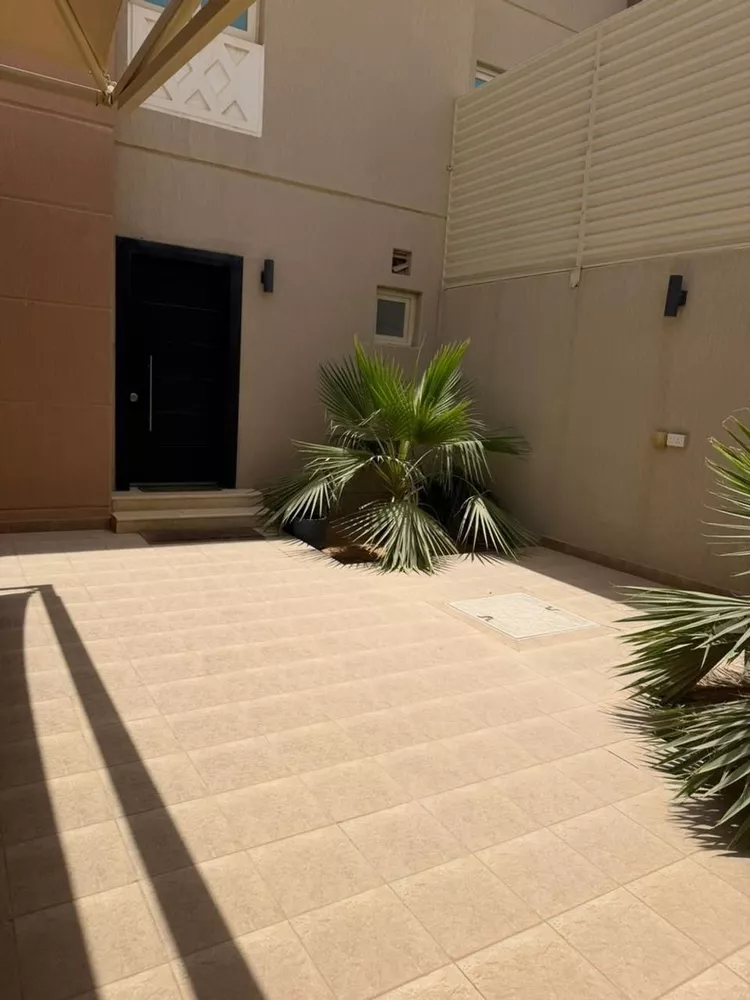 فيلا للإيجار في شارع أبي عبدالله الأشبيلي, حي مطار الملك خالد الدولي, مدينة الرياض, منطقة الرياض صورة 2