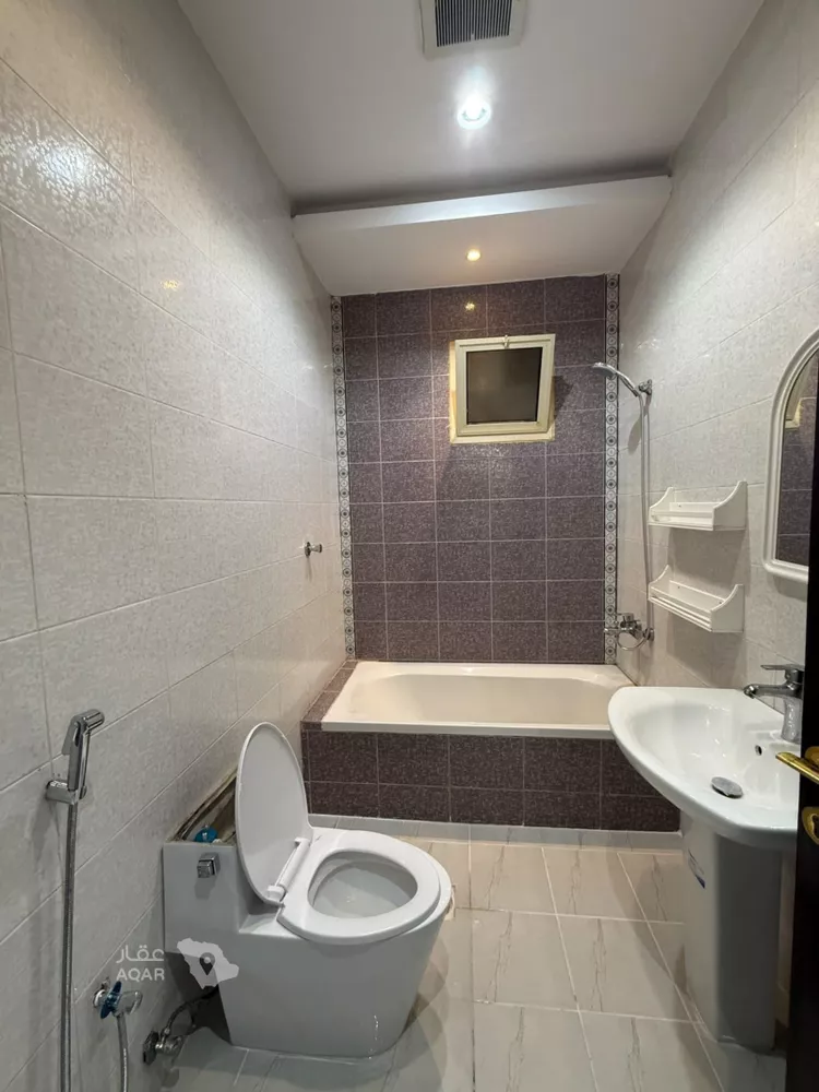 Floor for Rent in Riyadh Al Arid 11