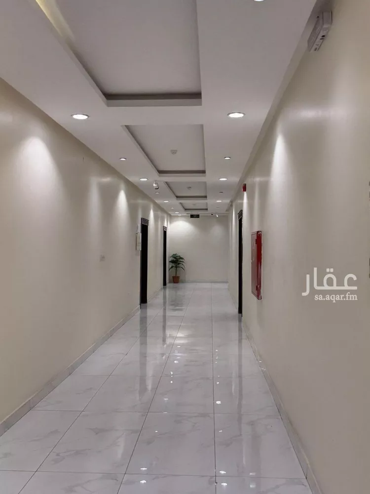 مكتب تجاري للإيجار في شارع الأمير خالد بن بندر بن عبدالعزيز, حي العارض, مدينة الرياض, منطقة الرياض صورة 2