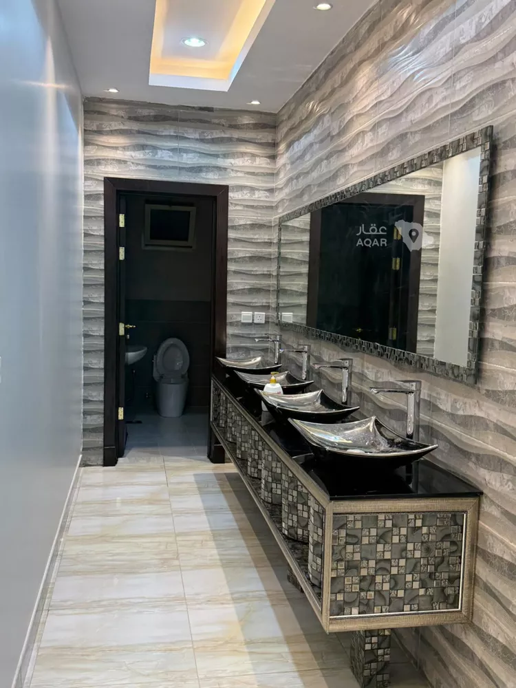 Floor for Rent in Riyadh Al Arid 12