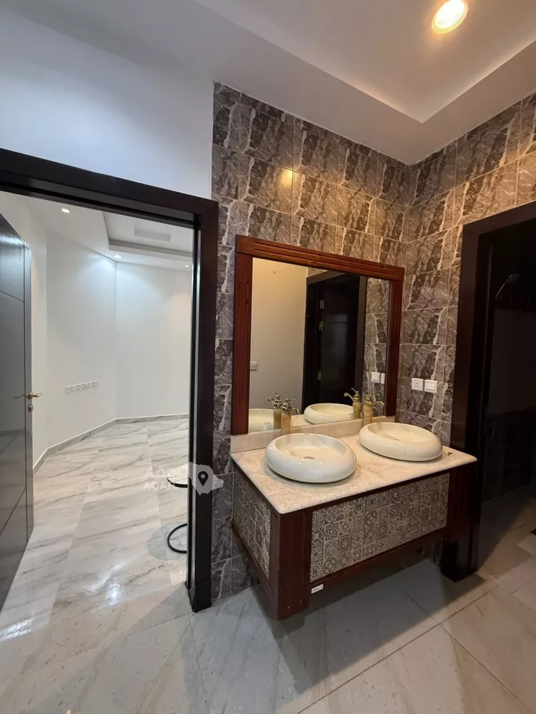 Floor for Rent in Riyadh Al Arid 10