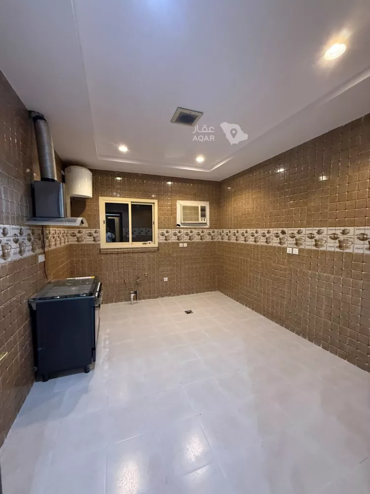 Floor for Rent in Riyadh Al Arid 7