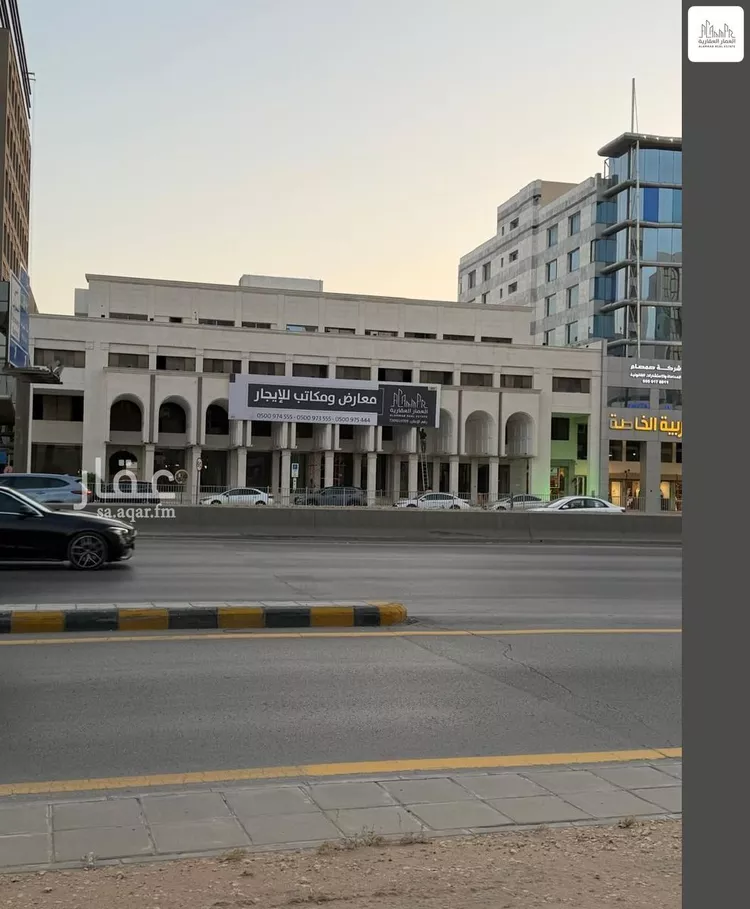 مكتب تجاري للإيجار في شارع الملك فهد الفرعي, حي العليا, مدينة الرياض, منطقة الرياض