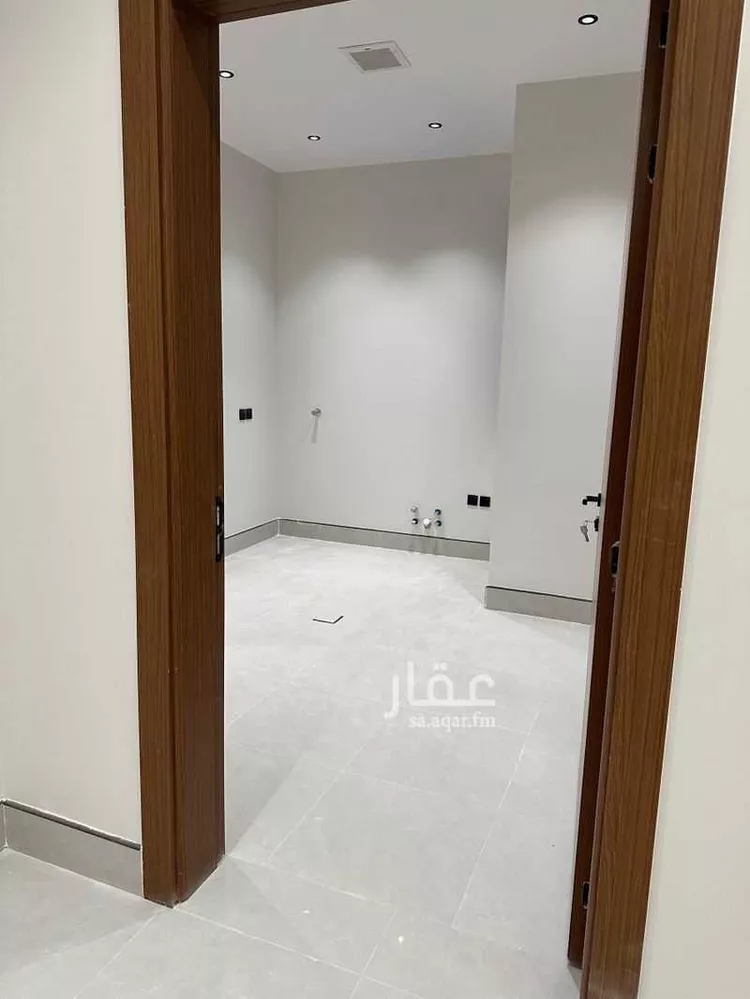 Floor for Rent in Riyadh Ash Sharq 9
