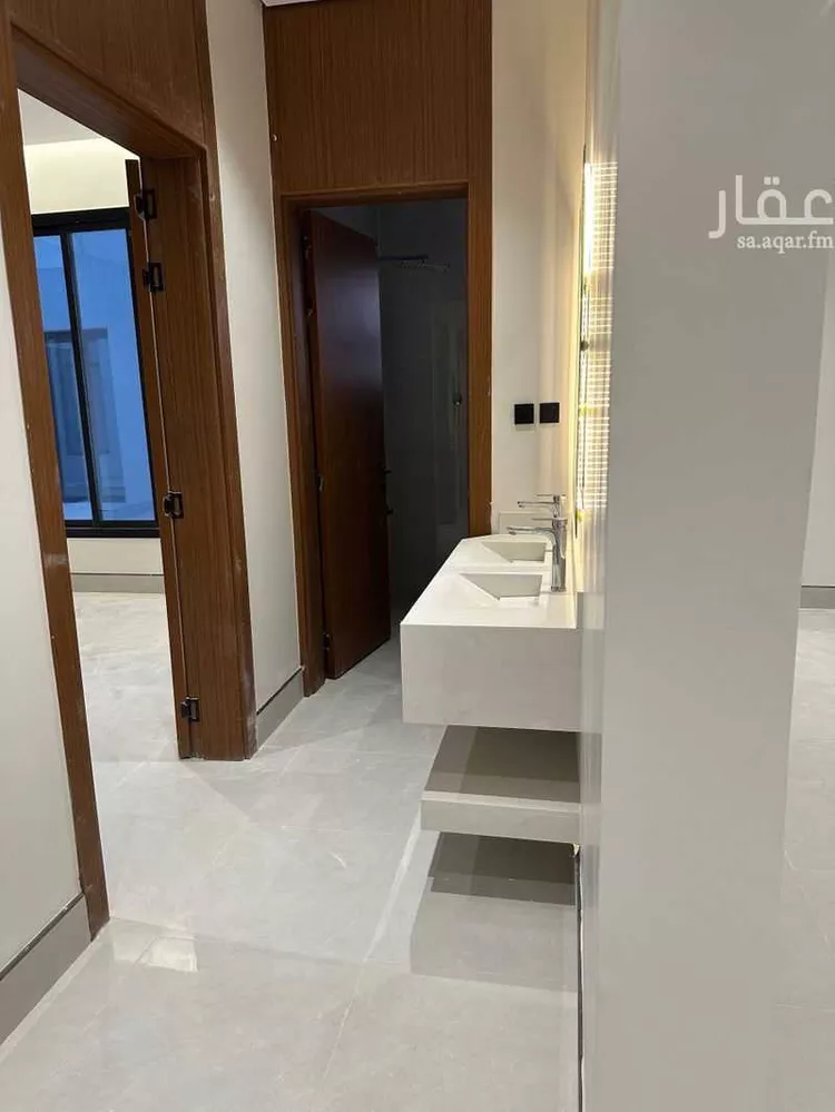 Floor for Rent in Riyadh Ash Sharq 8