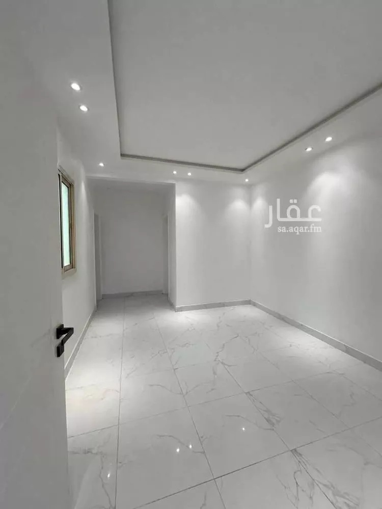 فيلا للبيع في شارع الخطيب التبريزي, حي عكاظ, مدينة الرياض, منطقة الرياض 7