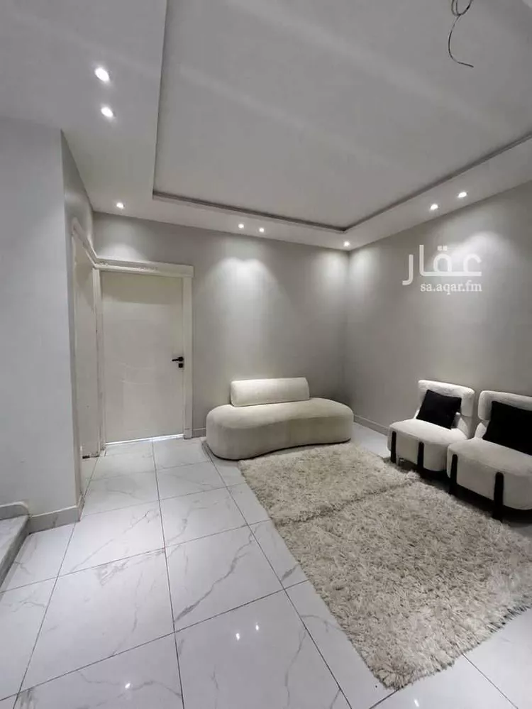 فيلا للبيع في شارع الخطيب التبريزي, حي عكاظ, مدينة الرياض, منطقة الرياض 6