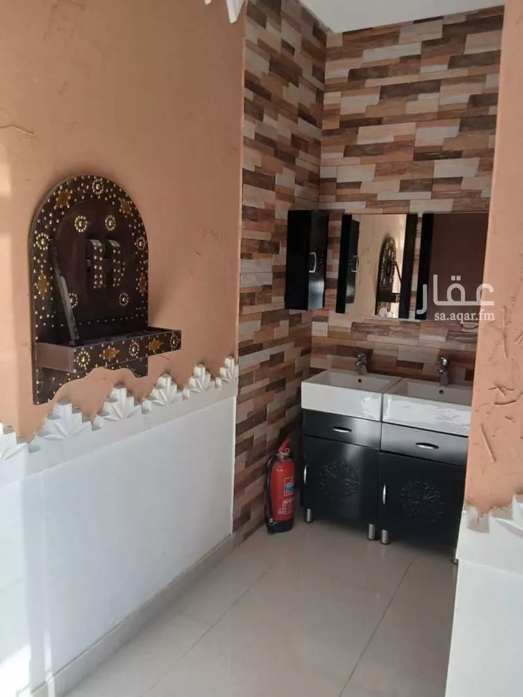 فيلا للإيجار في شارع الخزرج, حي لبن, مدينة الرياض, منطقة الرياض صورة 3