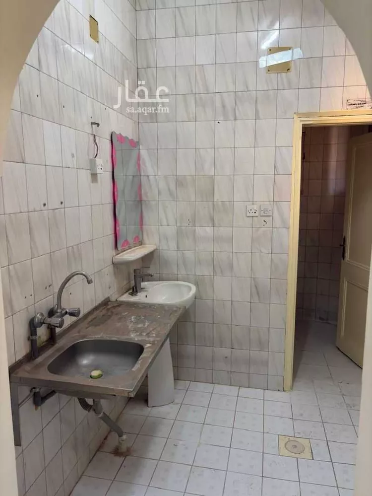 فيلا للإيجار في شارع أبي ثعلبة الأشجعي, حي السليمانية, مدينة عنيزة, منطقة القصيم صورة 5