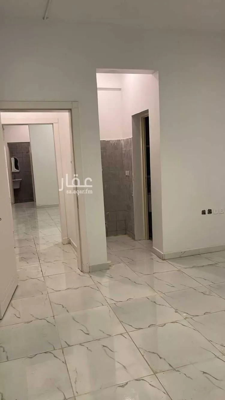 مكتب تجاري للإيجار في شارع ابي بن كعب, حي الصناعية, مدينة الرياض, منطقة الرياض 6