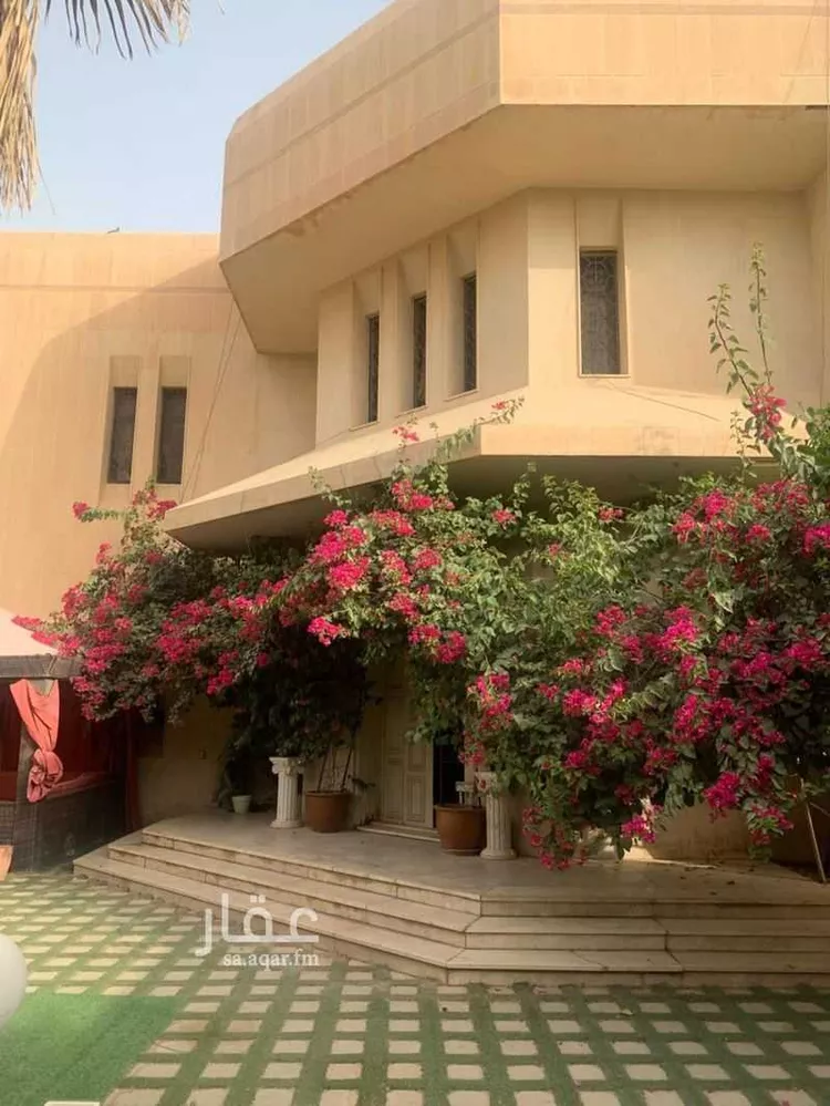 فيلا للبيع في شارع ظبية بنت البراء, حي المصيف, مدينة الرياض, منطقة الرياض 8