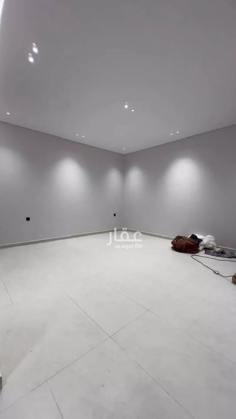 فيلا للبيع في شارع أبي القاسم بن مكي, حي طيبة, مدينة الرياض, منطقة الرياض 23