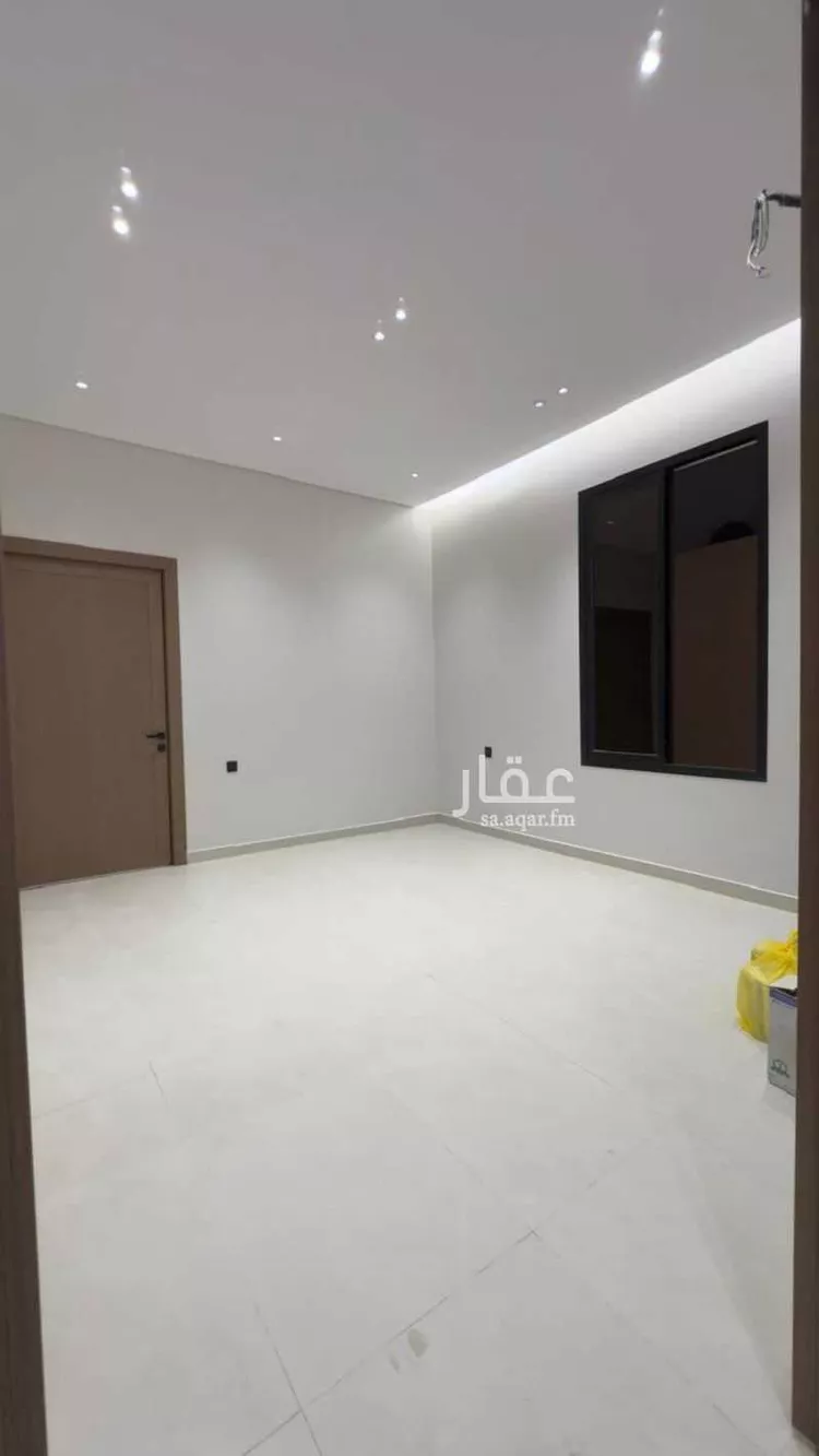 فيلا للبيع في شارع أبي القاسم بن مكي, حي طيبة, مدينة الرياض, منطقة الرياض 18