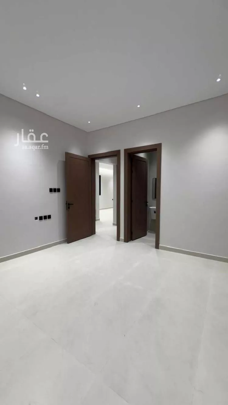 فيلا للبيع في شارع أبي القاسم بن مكي, حي طيبة, مدينة الرياض, منطقة الرياض صورة 4