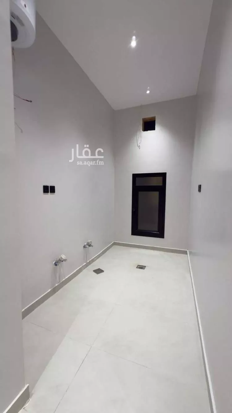 فيلا للبيع في شارع أبي القاسم بن مكي, حي طيبة, مدينة الرياض, منطقة الرياض 11