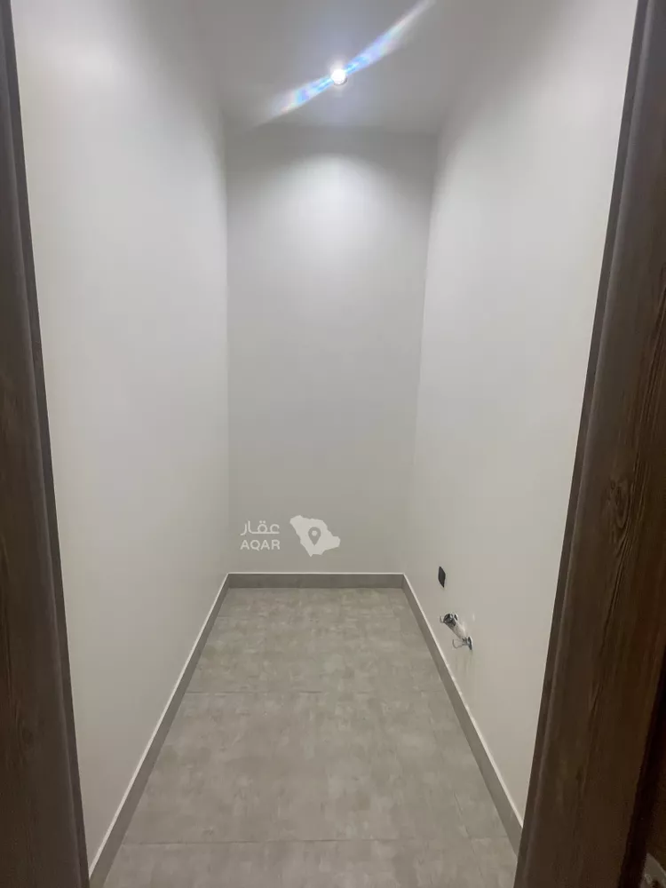 شقة للإيجار في شارع الشيخ عبدالرحمن بن إسحاق بن عبدالرحمن, حي المنار, مدينة الرياض, منطقة الرياض 11