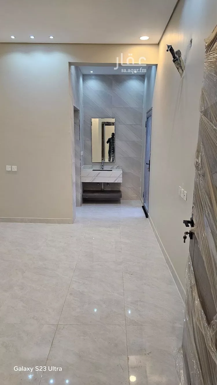 دور للبيع في شارع المنصور, حي الورود, مدينة صامطة, منطقة جازان صورة 2