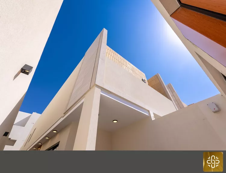 Floor for Sale in Riyadh Al Wadi 2