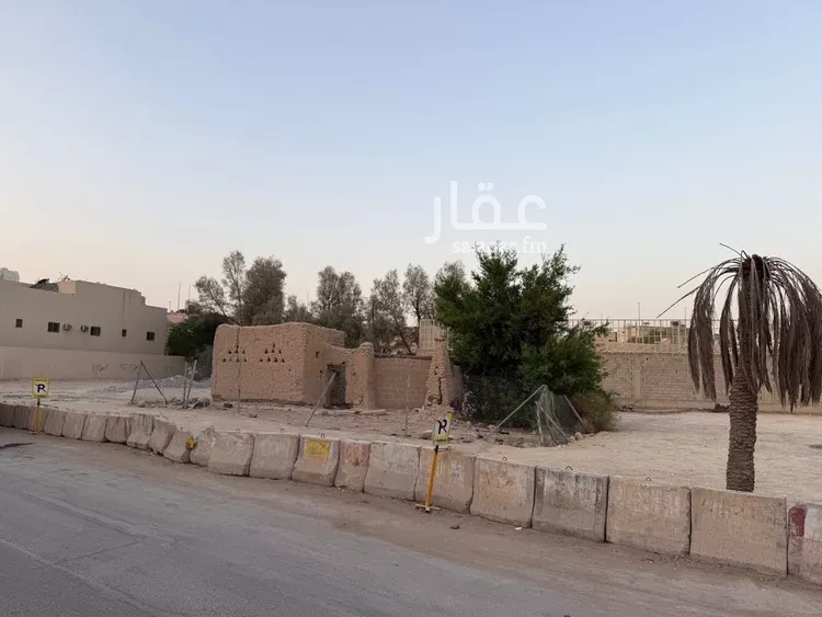 أرض للبيع في شارع جبل الأميرين, مدينة عرقه, منطقة الرياض صورة 2