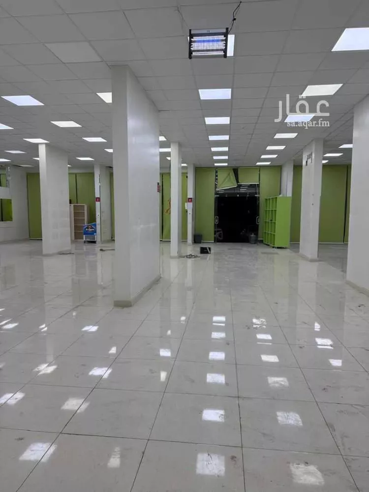 محل للإيجار في شارع حائل, حي ظهرة لبن, مدينة الرياض, منطقة الرياض صورة 2