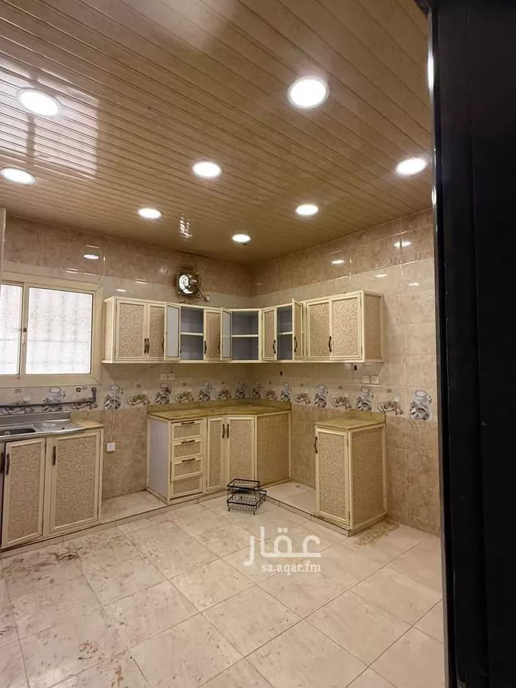 شقة للإيجار في شارع جبل اجياد, حي الورود, مدينة طريف, منطقة الحدود الشماليه 9
