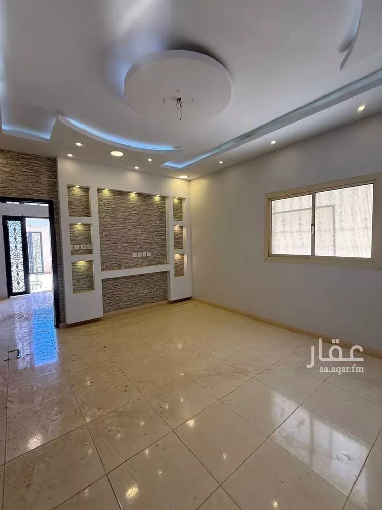 شقة للإيجار في شارع جبل اجياد, حي الورود, مدينة طريف, منطقة الحدود الشماليه 8