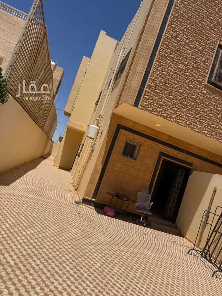 شقة للإيجار في شارع جبل اجياد, حي الورود, مدينة طريف, منطقة الحدود الشماليه 7