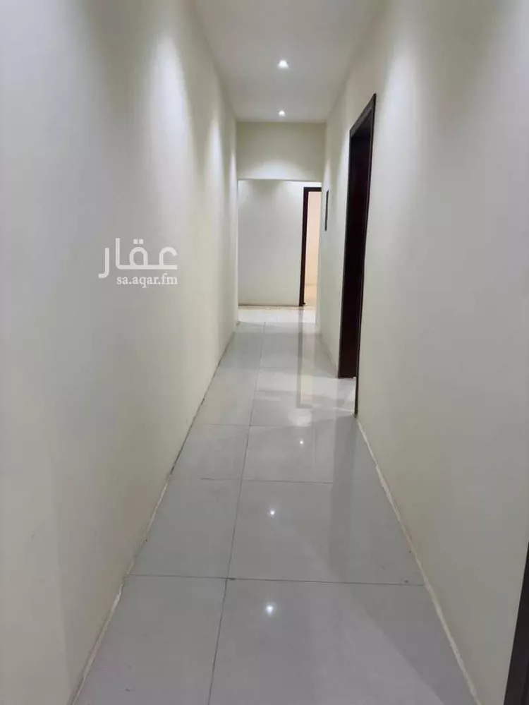 شقة للإيجار في شارع شارع عين العزيزية, حي الضباب, مدينة أبها, منطقة عسير