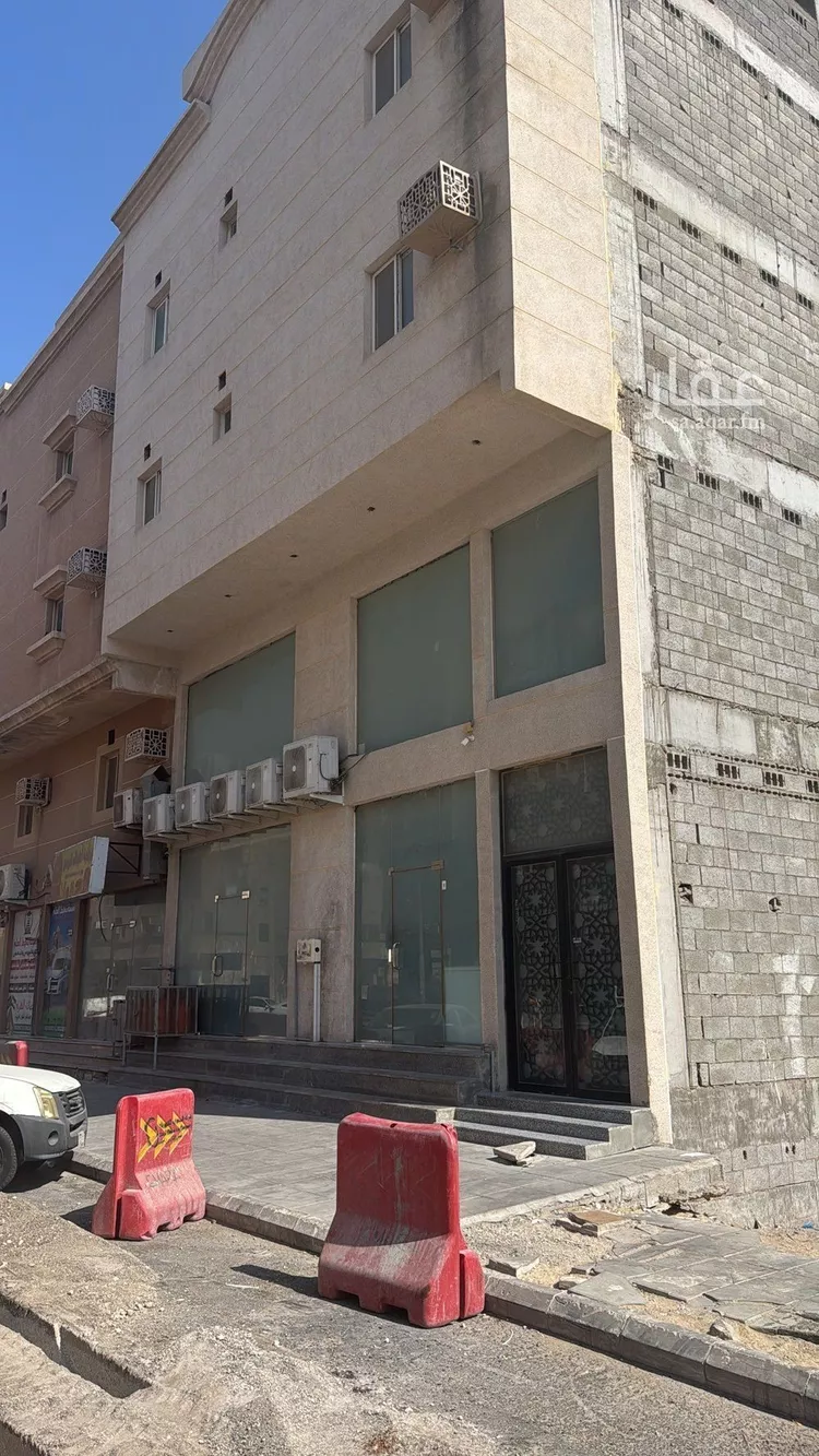 عمارة للإيجار في شارع السادس عشر, حي الثقبة, مدينة الخبر, المنطقة الشرقية صورة 2