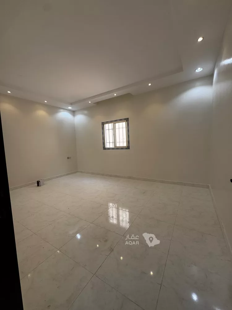 Floor for Rent in Riyadh Ash Sharq 3