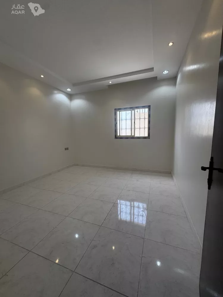 Floor for Rent in Riyadh Ash Sharq 2