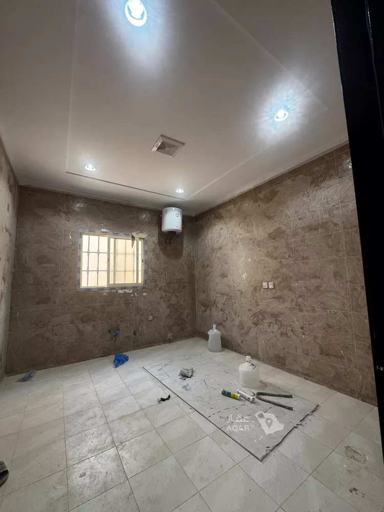 Floor for Rent in Riyadh Ash Sharq 6