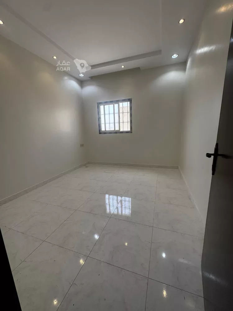 Floor for Rent in Riyadh Ash Sharq 7