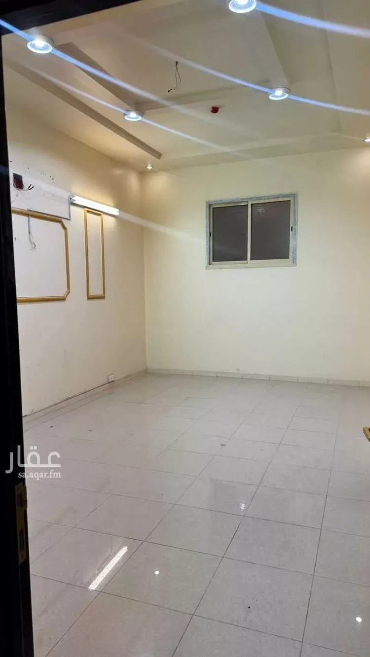 مكتب تجاري للإيجار في شارع ابي تمام, حي الشفاء, مدينة الرياض, منطقة الرياض صورة 2