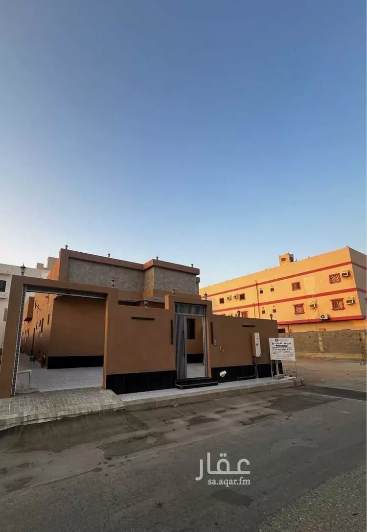 دور للبيع في شارع القرينية 371, حي القرينية, مدينة جدة, منطقة مكة المكرمة صورة 2