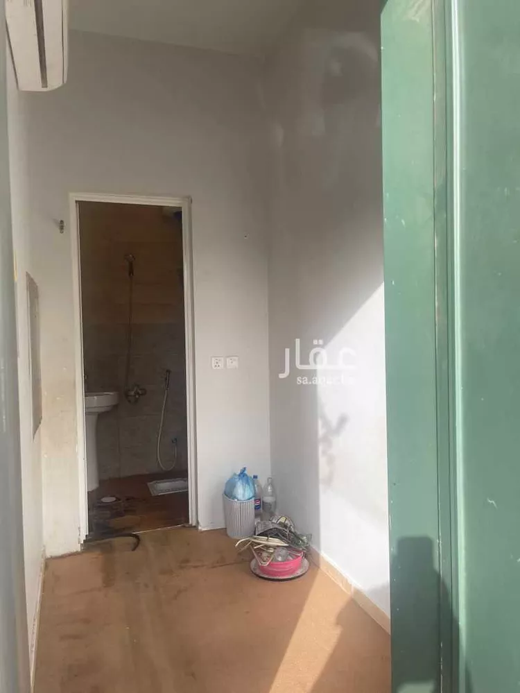 غرفة للإيجار في شارع الإمام الطرطوشي المالكي, حي الحمراء, مدينة الرياض, منطقة الرياض