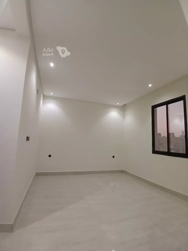 Floor for Sale in Riyadh Tuwaiq 8